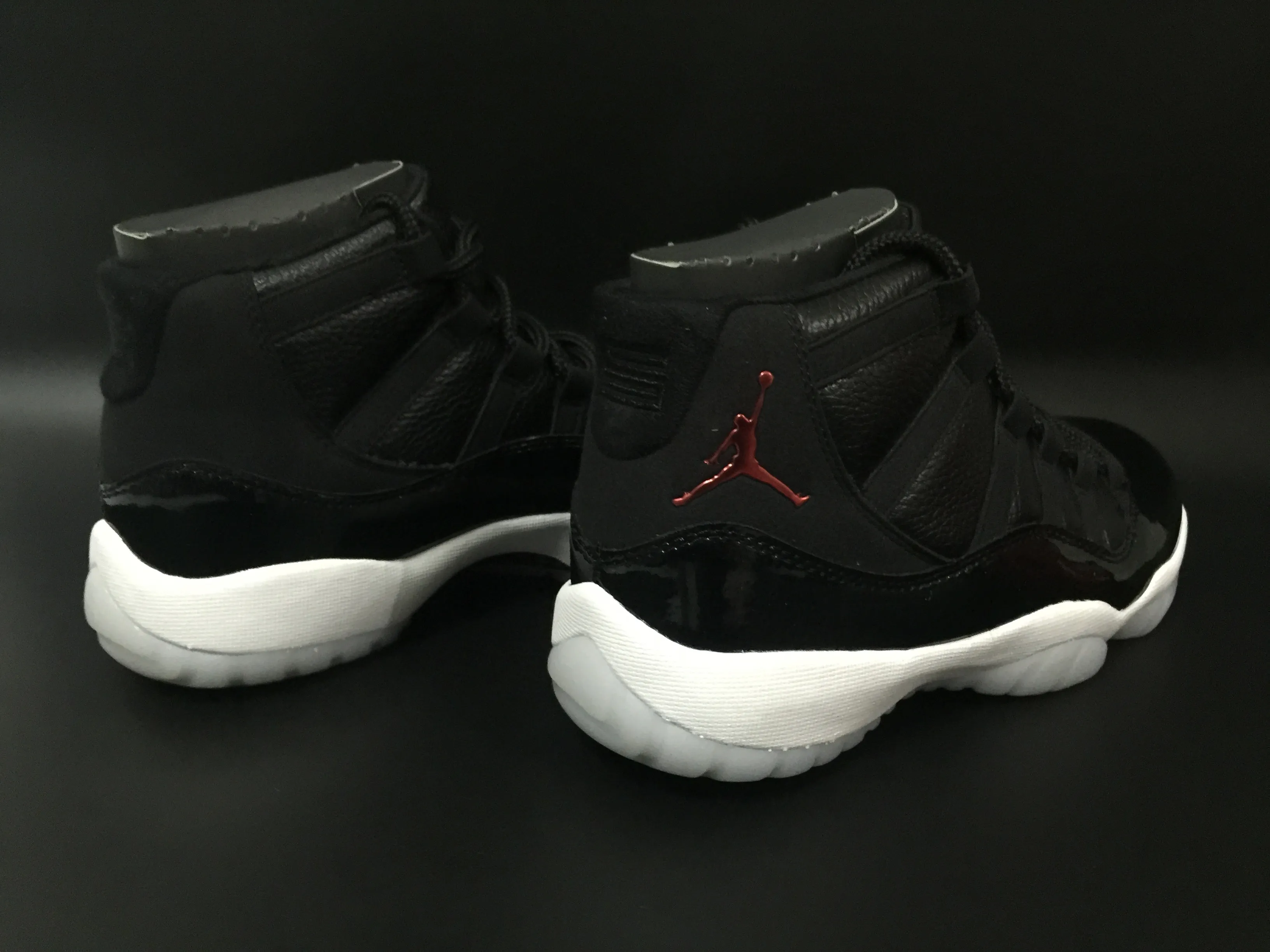 All Categories Air Jordan Jordan Series Basketball Shoes Air Jordan 11 First Layer Authentic Brand Original Air Jordan 11 "72-10" AJ11 Big Devil Joe 11 True Carbon Fiber 378037-002 Original Brand Men's Shoes
